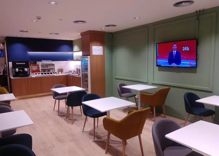 Air Habitaciones Madrid Airport by Premium Traveller