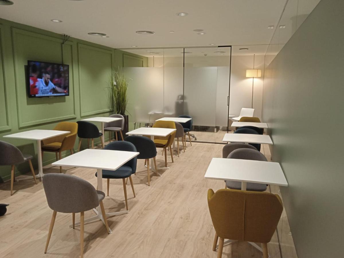 Hotel Hellosky Air Madryt
