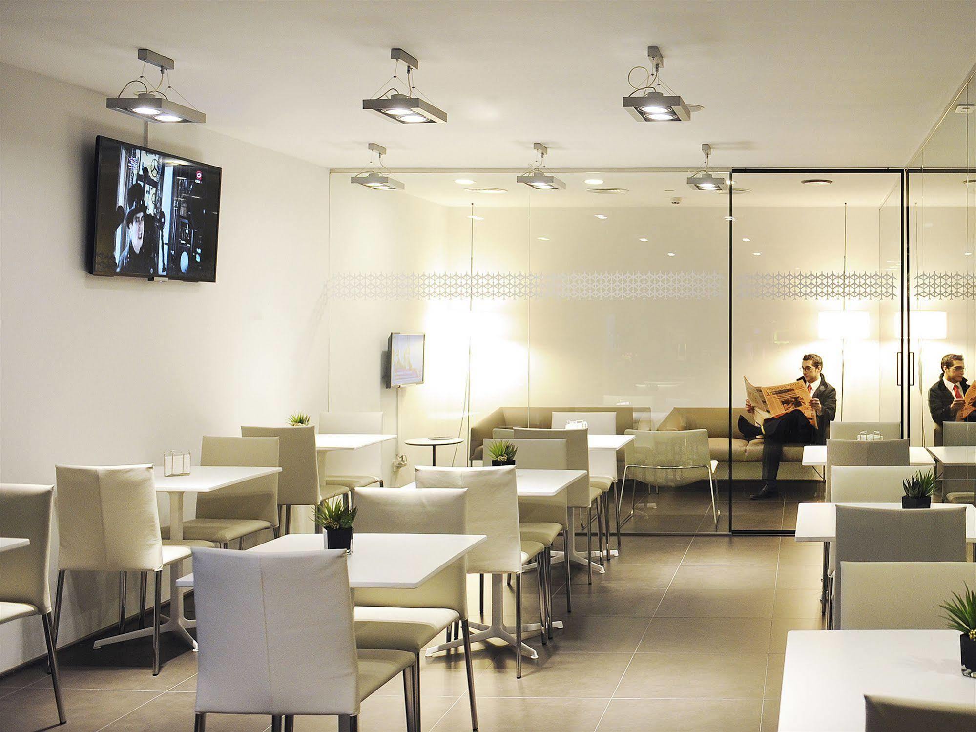 Hotel Hellosky Air Madryt